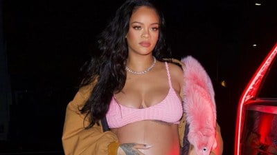 Rihanna'dan çarpıcı itiraflar: Göğüslerimi gösterdiğime pişmanım