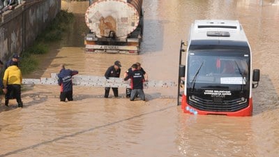 Şırnak'ta sağanak yağış! Cizre'de sokaklar göle döndü