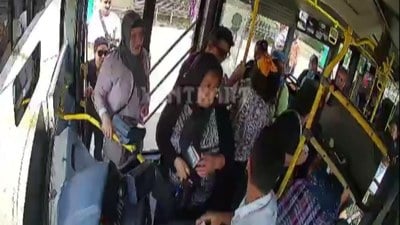 Antalya'da yolcu otobüsünde şoför ile yolcu arasında kavga! 