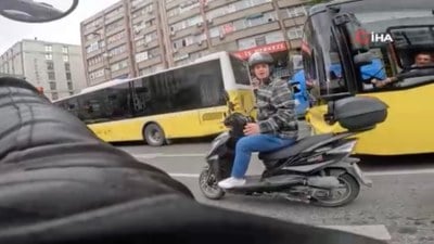 İstanbul'da motosikletine çarpan kişi annesi çıktı