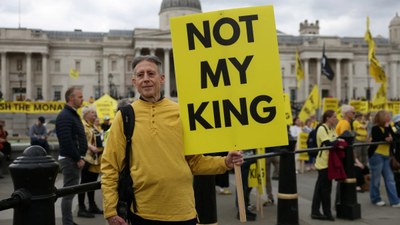 İngiltere'de monarşi karşıtlarınca ilk kez 'Cumhuriyet Günü' kutlandı