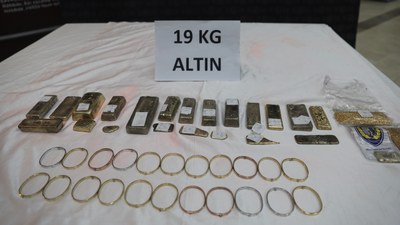 Kapıkule'de kullandığı tırda yaklaşık 19 kilogram altın bulunan sürücü tutuklandı