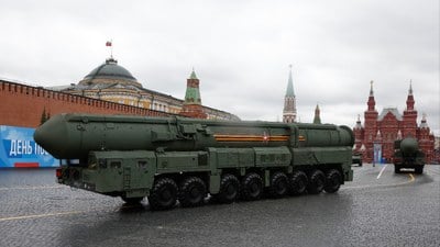 Rusya Devlet Başkanı Putin, nükleer silah denemesi talimatı verdi