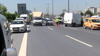 İstanbul'da zincirleme trafik kazası trafiği kilitledi