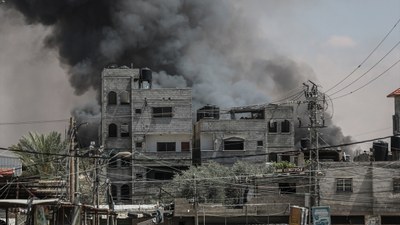 İsrail Gazze'de bir eve düzenlediği hava saldırısında 7 Filistinliyi öldürdü