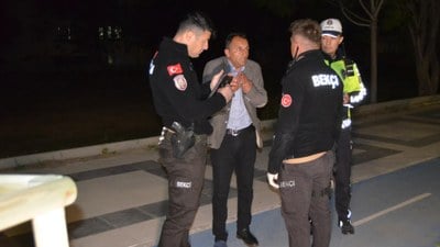 Aksaray'da polisi görünce otomobilini bırakıp kaçan sürücü alkollü çıktı