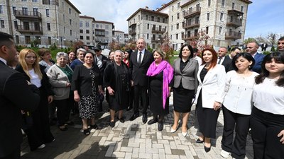 Karabağ'ın sembol şehri Şuşa'ya Azerbaycanlı aileler yerleşiyor