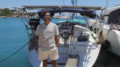 Maceraperest denizci, 5 yıl önce yelkenlisiyle çıktığı dünya turunu Datça'da tamamladı