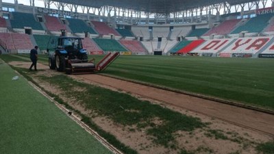 Diyarbakır Stadyumu'nda çimler yenileniyor