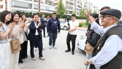 Konyalı Kore gazisine Seul'den ziyaretçi sürprizi