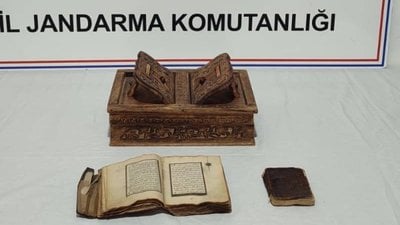Kocaeli’de 14'üncü yüzyıla ait Kur’an-ı Kerim ele geçirildi