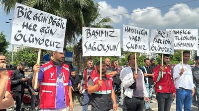 Adana’da kuryeler, üniversiteli moto kurye Ata Emre’nin öldürülmesini protesto etti
