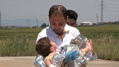 Diyarbakır'da kazana düşen çocuğun imdadına ambulans helikopter yetişti