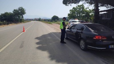 Balıkesir'de jandarmadan trafik denetimi: 74 araca ceza