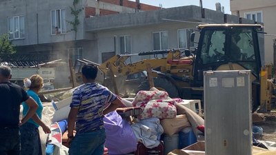 Bursa'da başıboş atlar ve çadırlar toplandı