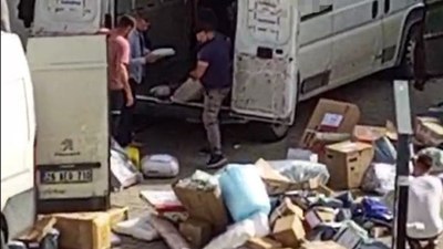 Eskişehir'de kargo çalışanlarının paket ayırma yöntemi vatandaşı çıldırttı