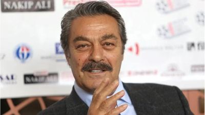 Kadir İnanır yeniden hastaneye kaldırıldı
