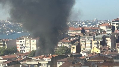 Ortaköy'de iki katlı binada yangın