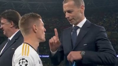 UEFA Başkanı Ceferin, Kroos'tan bir yıl daha devam etmesini istedi