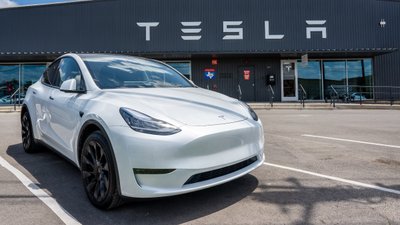 Tesla, 125 binden fazla otomobilini geri çağıracak
