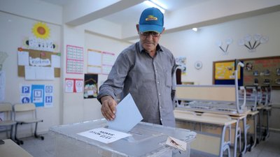 3 ilçe ve 4 beldede seçim günü: Oy verme işlemi başladı