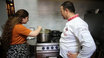 Gürcistan'da Türkçe öğrenen öğrenciler, Türk kahvaltısını tanıdı