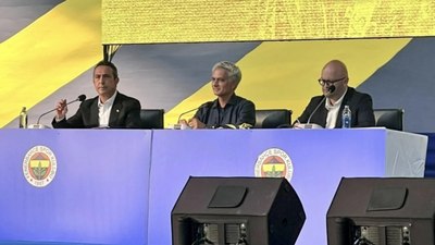 Jose Mourinho, Fenerbahçe ile resmi sözleşmeyi imzaladı