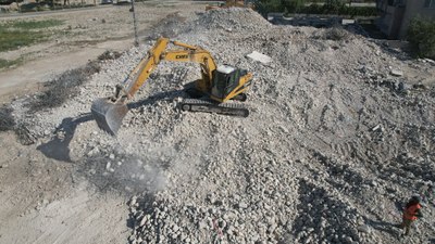 Hatay'da enkaz kaldırma çalışmaları devam ediyor: Çalışacak operatör bulunamıyor