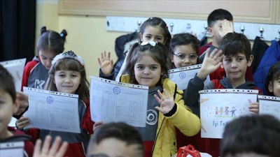 20 milyondan fazla öğrenci bugün karne heyecanı yaşayacak