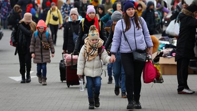 AB, Ukraynalılara geçici korumanın süresini 2026'ya kadar uzattı