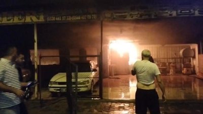 Osmaniye'de oto galeride korkutan yangın