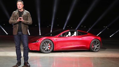 Elon Musk müjdeyi verdi: 3 yeni Tesla modeli geliyor