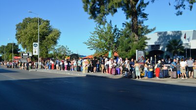 Bayram tatili için Yunan adaları planı yapanlar feribot kuyruğunda