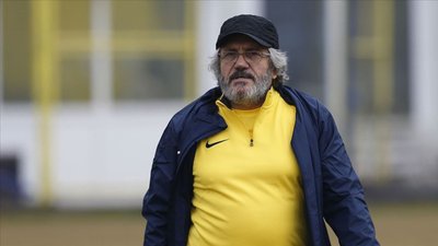 Karşıyaka'nın yeni teknik direktörü Mustafa Reşit Akçay oldu