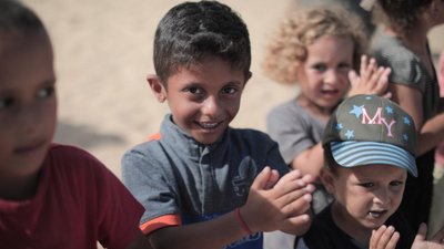 Gazzeli çocuklar bayramın ilk gününde oyun oynadı