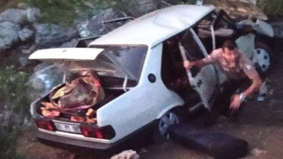 Adana'da otomobil uçurumdan yuvarlandı: 5 yaralı