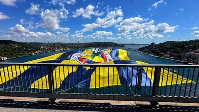 Fenerbahçe bayrağı köprülerde