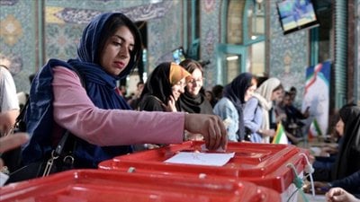 İran'da 2 aday Cumhurbaşkanlığı yarışından çekildi