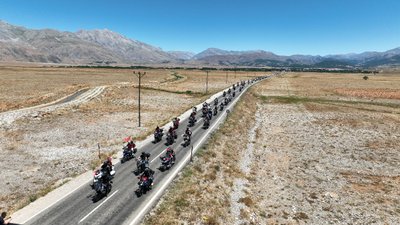 Munzur Vadisi Milli Parkı'nda 1300 motosikletli tur attı