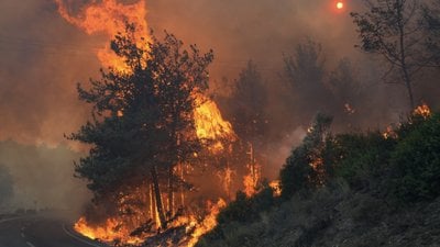 Bakan İbrahim Yumaklı, İzmir'deki orman yangınına ilişkin son durumu açıkladı