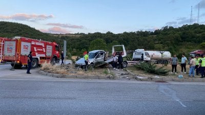 Samsun'da 2 otomobil çarpıştı: 2'si ağır 9 yaralı
