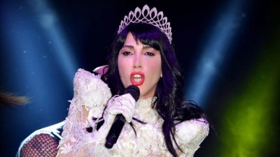 Şarkıcı Hande Yener hayranlarına 'Evlenmeyin' çağrısında bulundu