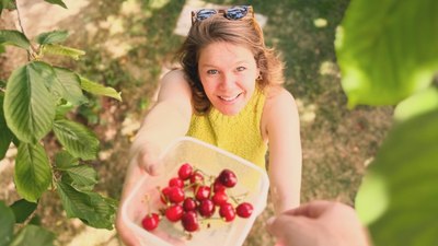 Doğuma günler kala oyuncu Burcu Biricik'ten mayolu poz geldi