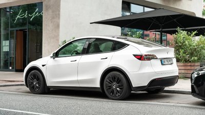 Tesla zor durumda: Satışlar düşmeye devam ediyor