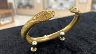 Ani Harabeleri'nin gizemli hazinesi: Yılan başlı altın bilezikler müzede