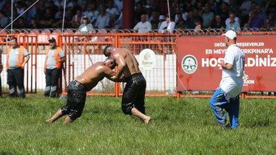 663. Tarihi Kırkpınar Yağlı Güreşleri'nde ikinci tur maçları sona erdi