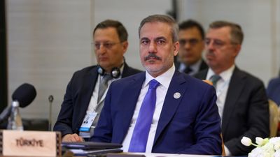 Hakan Fidan, İngiliz mevkidaşını tebrik etti