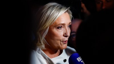 Aşırı sağcı Le Pen'in 2022 kampanyasına soruşturma