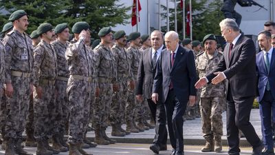 Devlet Bahçeli, Özel Harekat Başkanlığını ziyaret etti