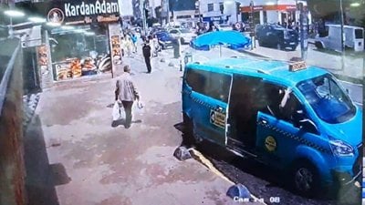 Rize'de bir kadın yaya geçidinde geçerken otomobil çarptı